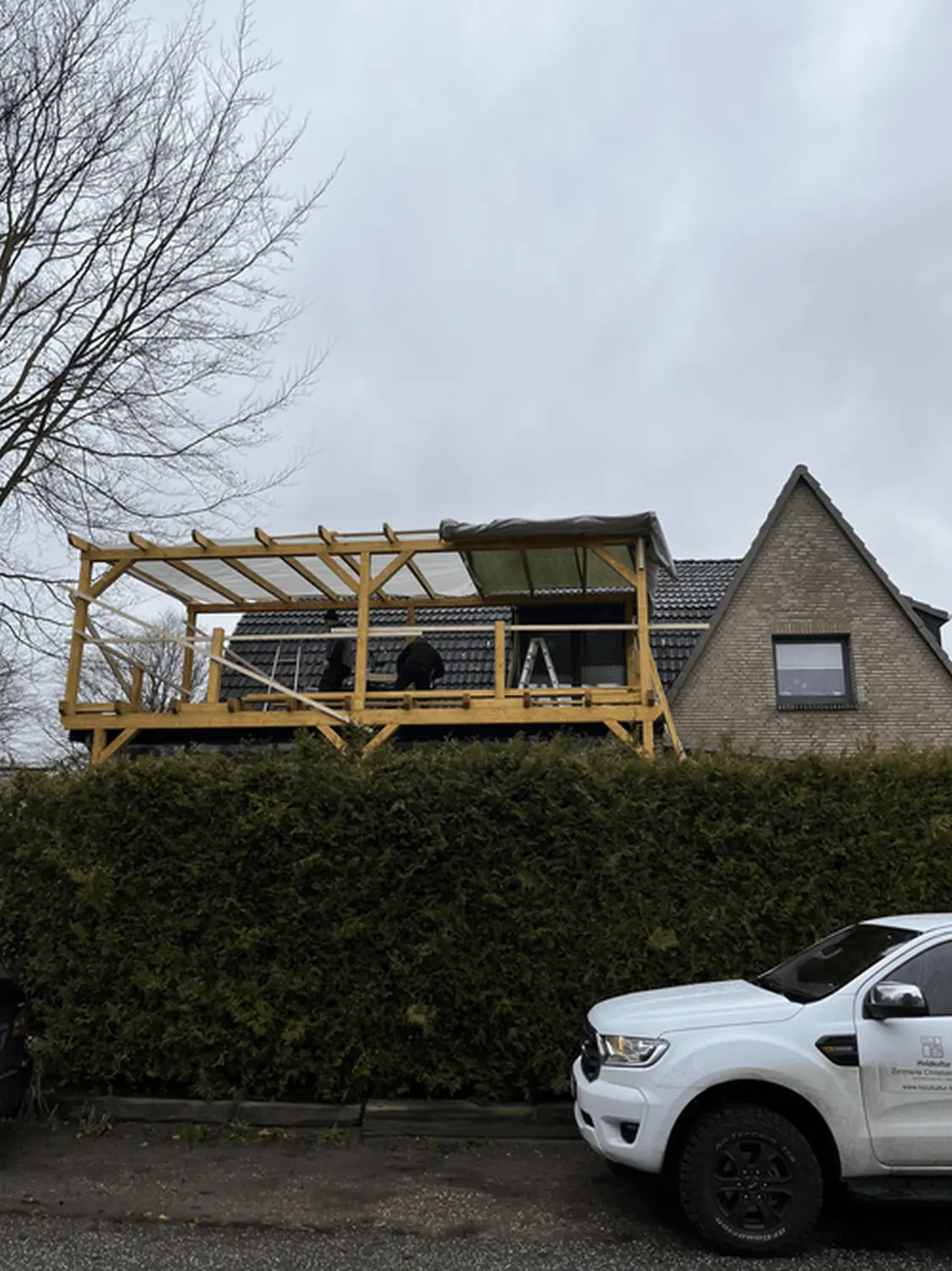 Terrassen - Hartholz Zimmerei & Dachdeckerei