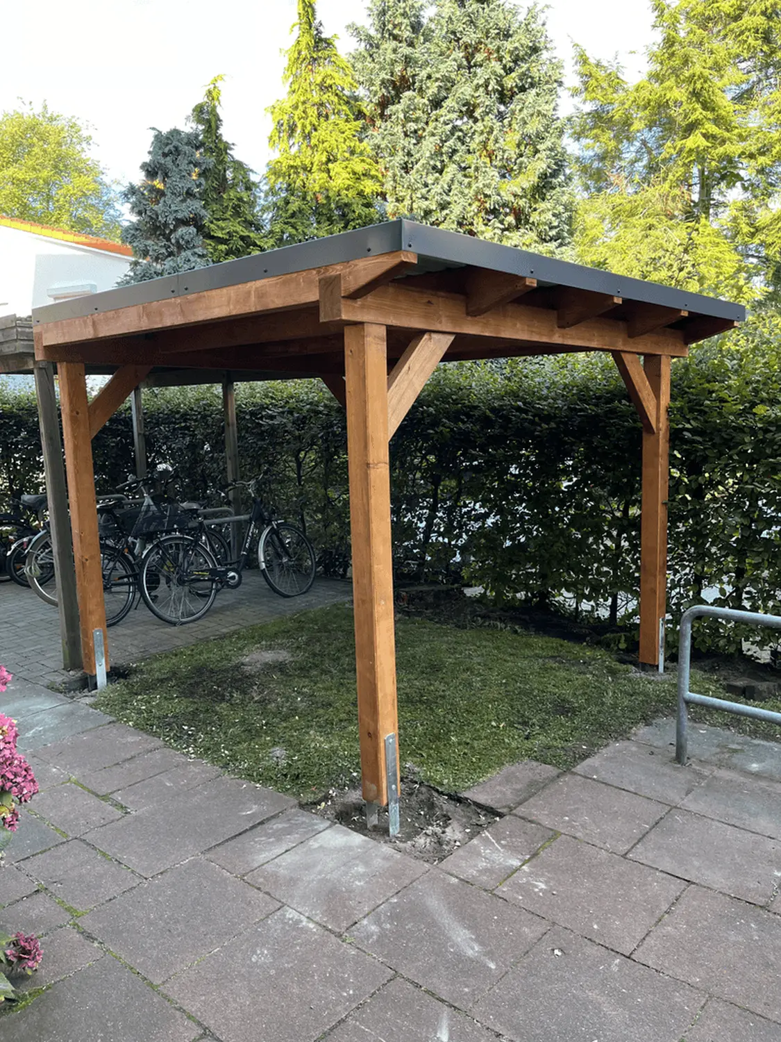 Holzbau - Hartholz Zimmerei & Dachdeckerei